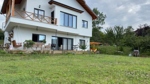 Villa with Garden View
