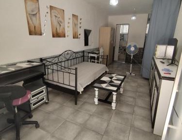 Superior One-Bedroom Apartment