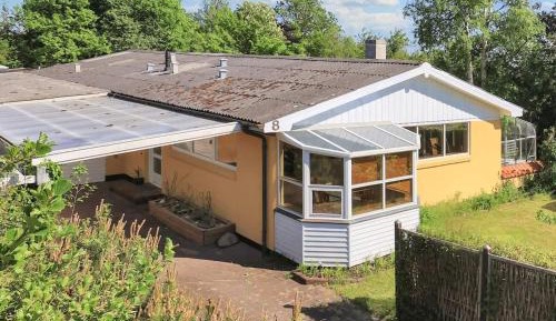 Three-Bedroom Holiday Home 