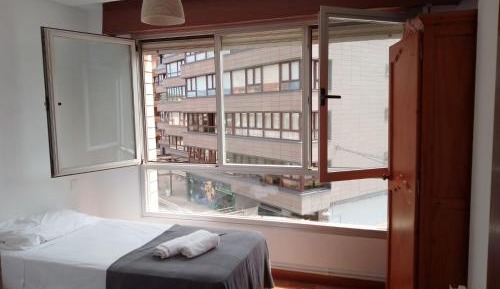 Apartment with Mountain View
