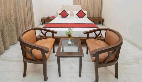 Deluxe Double Room (2 Adults + 1 Child)