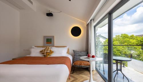 Double or Twin Room with Terrace