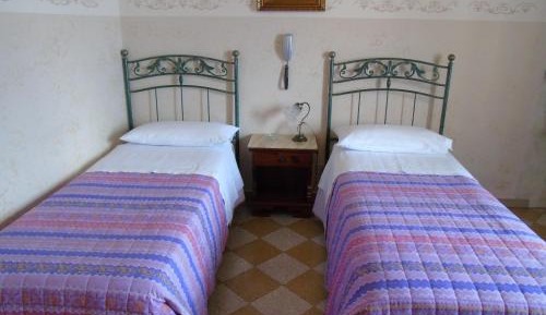 Standard Single Room with Shared Bathroom