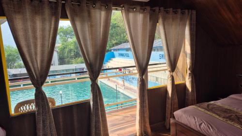King Suite with Pool View
