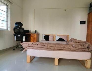 Studio Apartment with Balcony