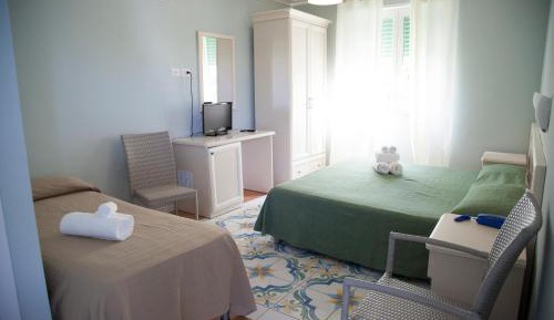 Deluxe Double Room with Balcony and Sea View