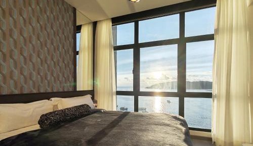 One-Bedroom Premium Apartment with Ocean View