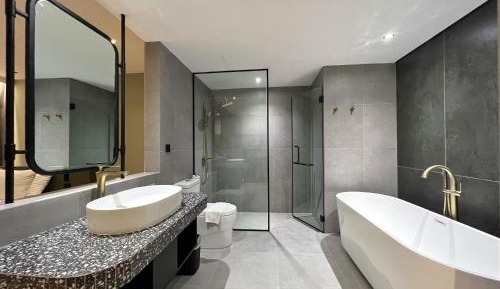 Emerald Room - Newly Renovated