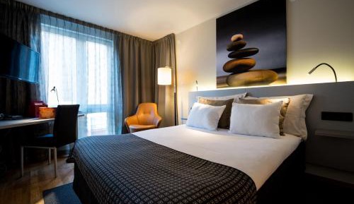 Small Double Room (55 in bed)