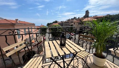 Apartment - Split Level