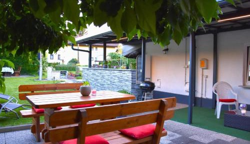 Apartment with Garden View