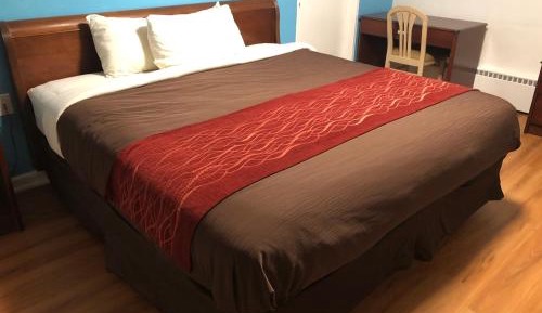 Deluxe King Suite
