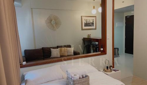 One-Bedroom Premier Apartment