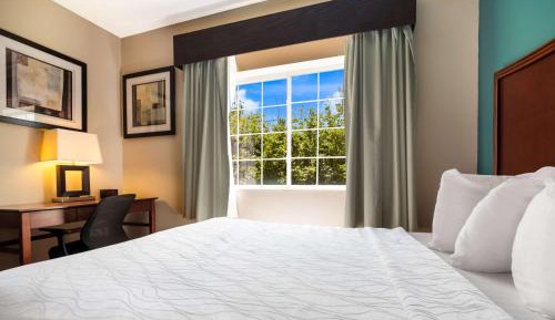 Queen Suite with Two Queen Beds - Non-Smoking