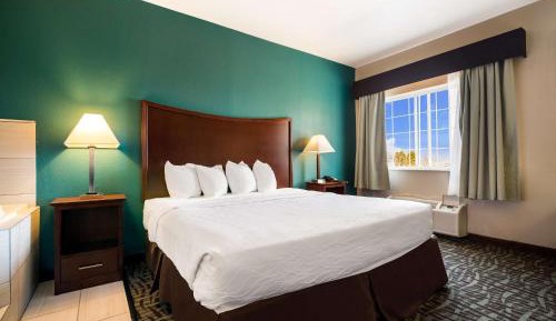 King Room with Spa Bath - Non-Smoking