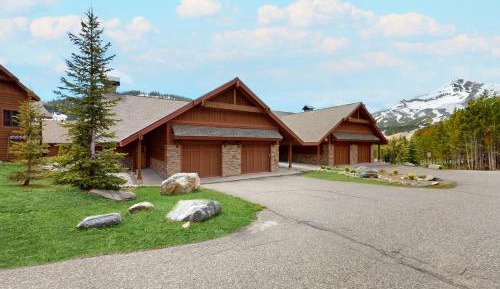 Three Bedroom Apartment