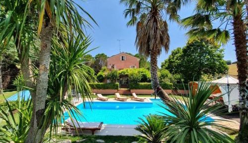 Six-Bedroom Villa 