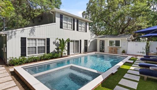 Five-Bedroom Holiday Home
