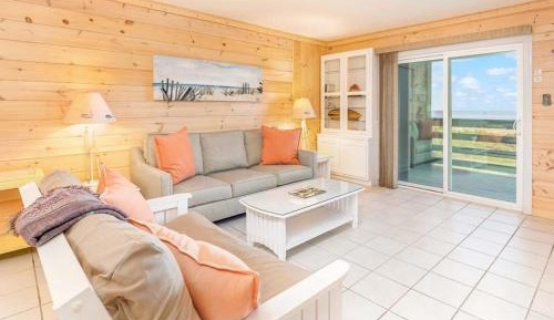 Two-Bedroom Apartment with Ocean View