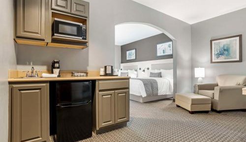 Queen Suite with Two Queen Beds - Non-Smoking