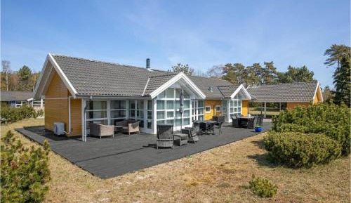 Four-Bedroom Holiday Home