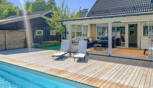 Three-Bedroom Holiday Home 
