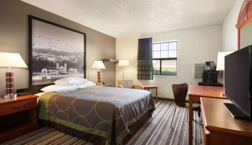 Queen Room - Disability Access/Non-Smoking