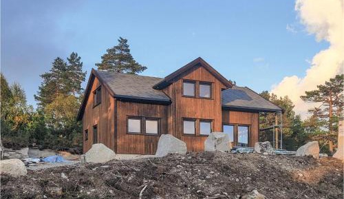 Two-Bedroom Holiday Home