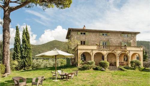 Five-Bedroom Holiday Home