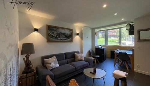 Apartment with Mountain View