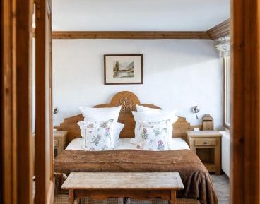 Family Lake room