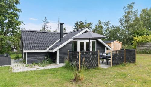 Three-Bedroom Holiday Home 