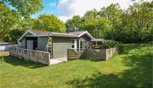 Three-Bedroom Holiday Home 