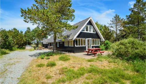 Four-Bedroom Holiday Home