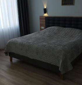 Deluxe Studio