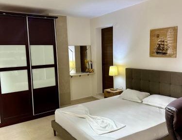Large Double Room