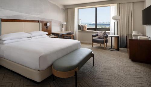 King Corner Room with Balcony and Harbor View