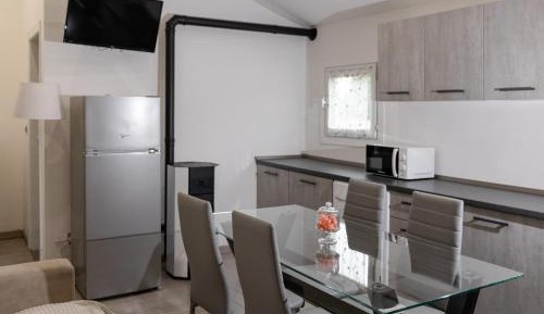 Superior One-Bedroom Apartment