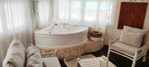 Master Suite Honeymoon with Ocean Front