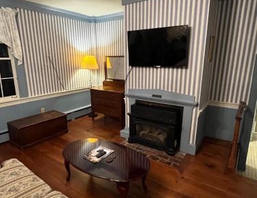 Suite with Hot Tub