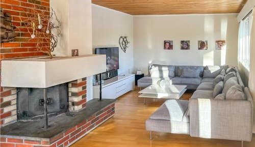 Five-Bedroom Holiday Home