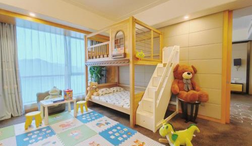 Two-Bedroom Family Suite with River View