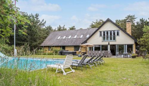 Six-Bedroom Holiday Home