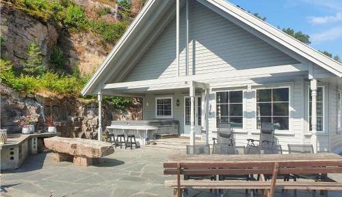 Five-Bedroom Holiday Home