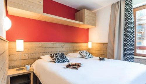 One-Bedroom Apartment with Sleeping Alcove and Balcony (7 People) - Mountain View