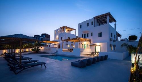 Apartment with Pool View 
