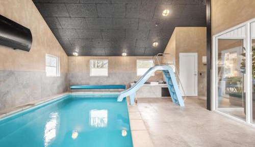 Nine-Bedroom Holiday Home