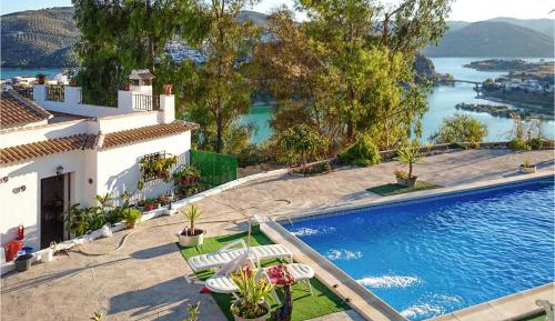Four-Bedroom Holiday Home