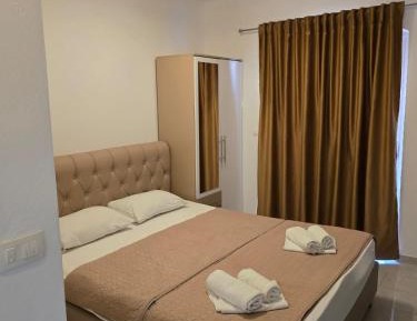Deluxe Double Room with Shower