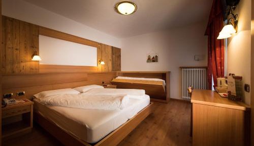 Comfort Double or Twin Room with Extra Bed